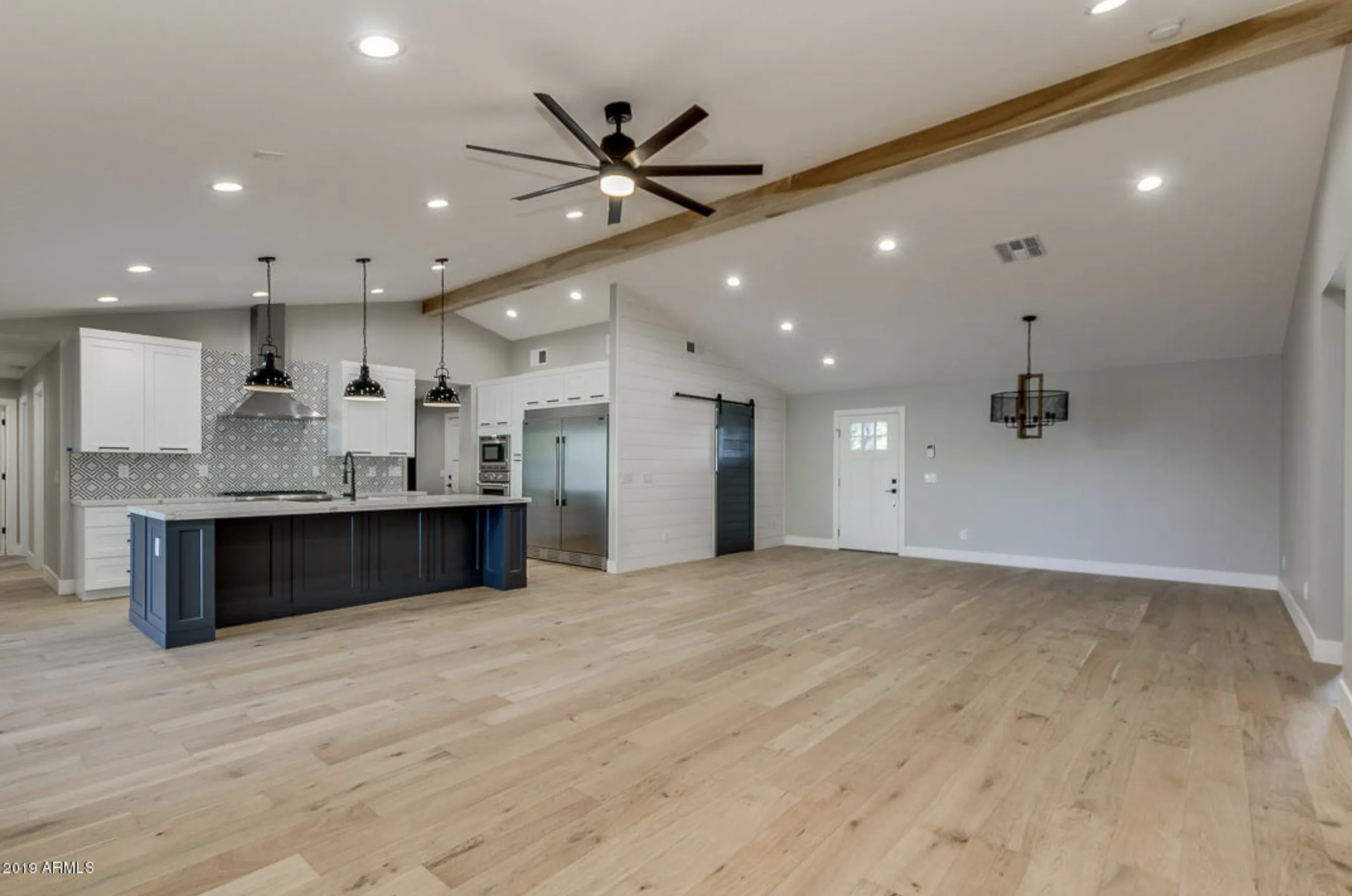 45th Pl Custom Luxury Home(10)_convert