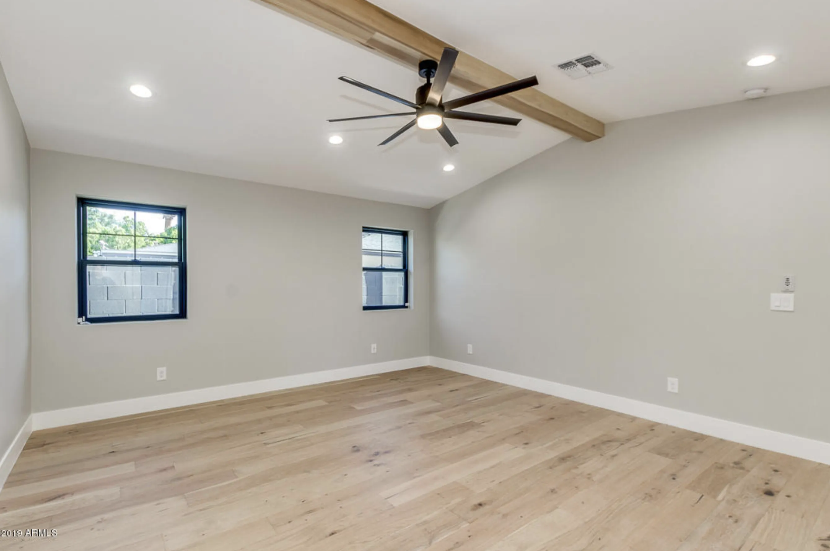 45th Pl Custom Luxury Home(13)_convert