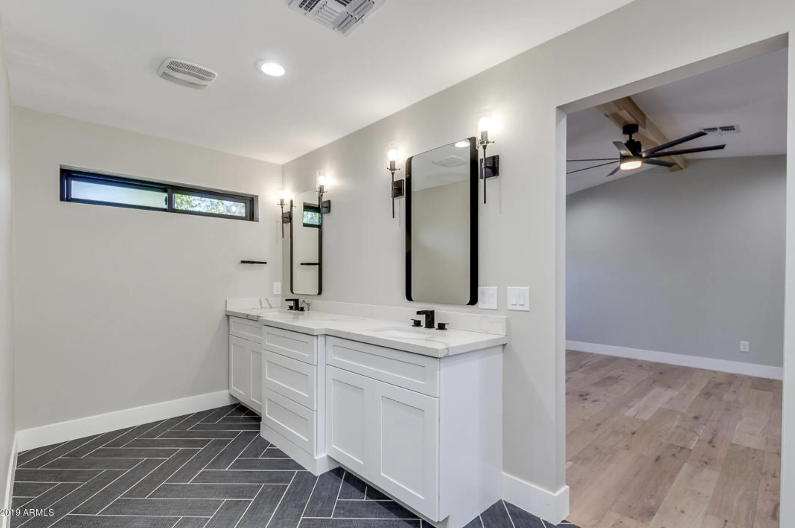 45th Pl Custom Luxury Home(15)_convert