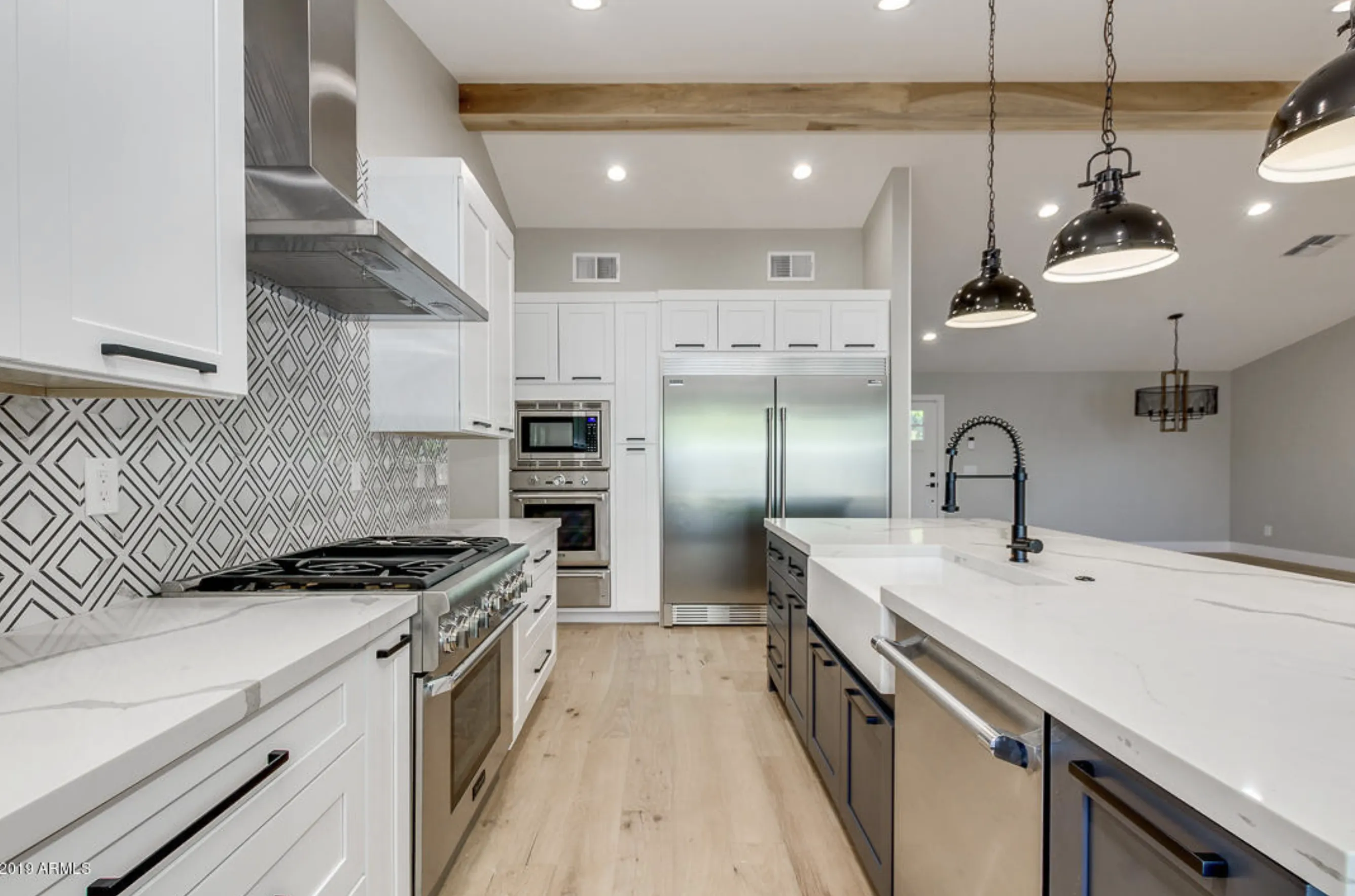 45th Pl Custom Luxury Home(1)_convert