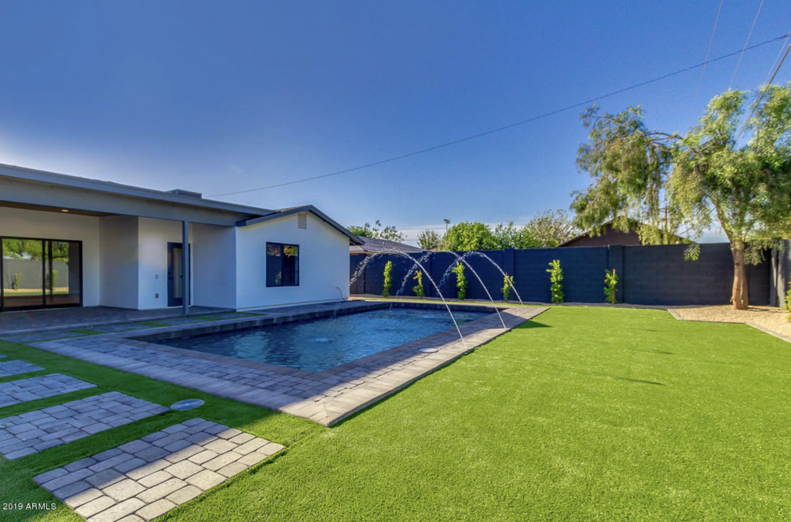 45th Pl Custom Luxury Home(20)_convert