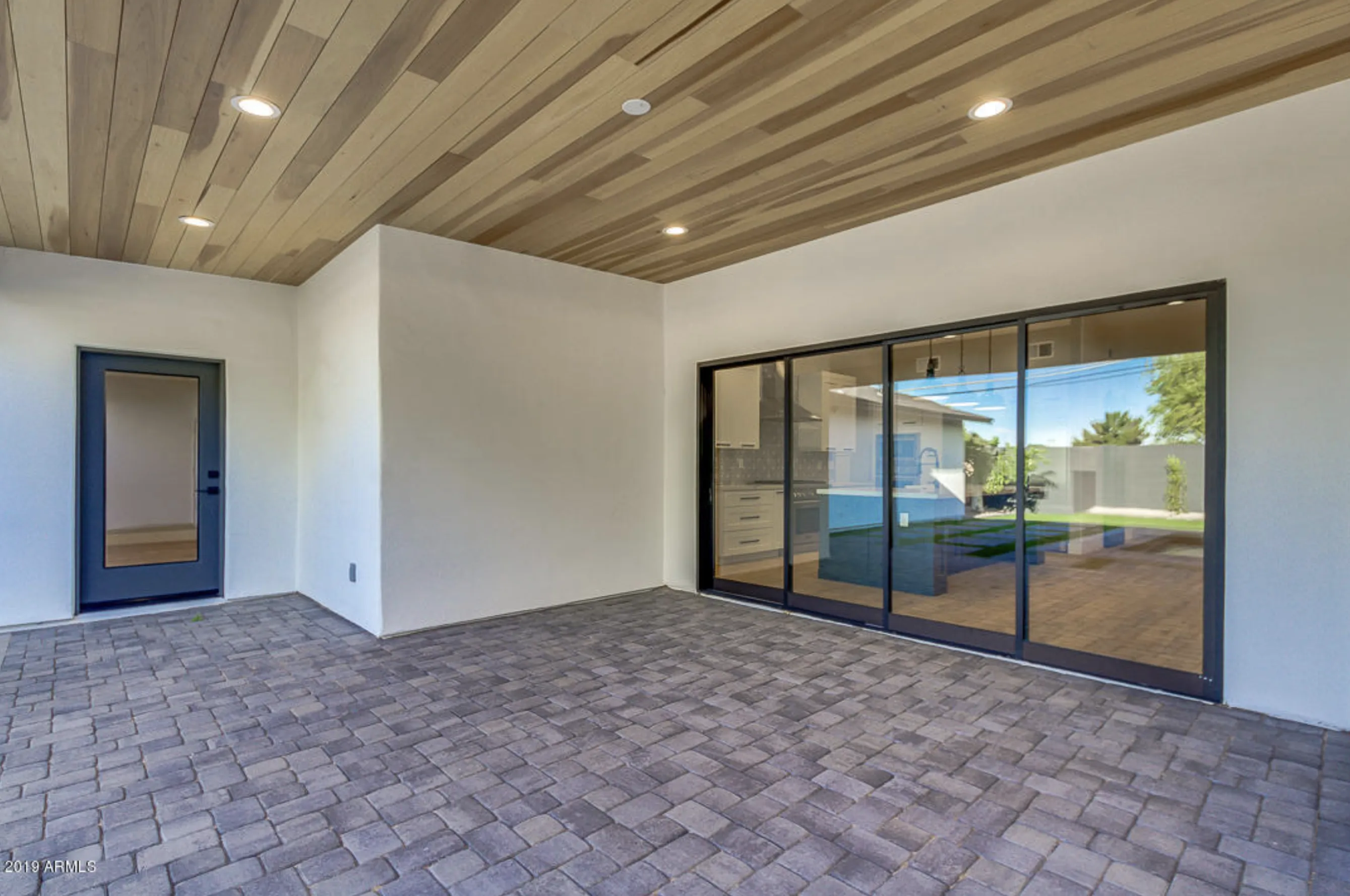 45th Pl Custom Luxury Home(22)_convert
