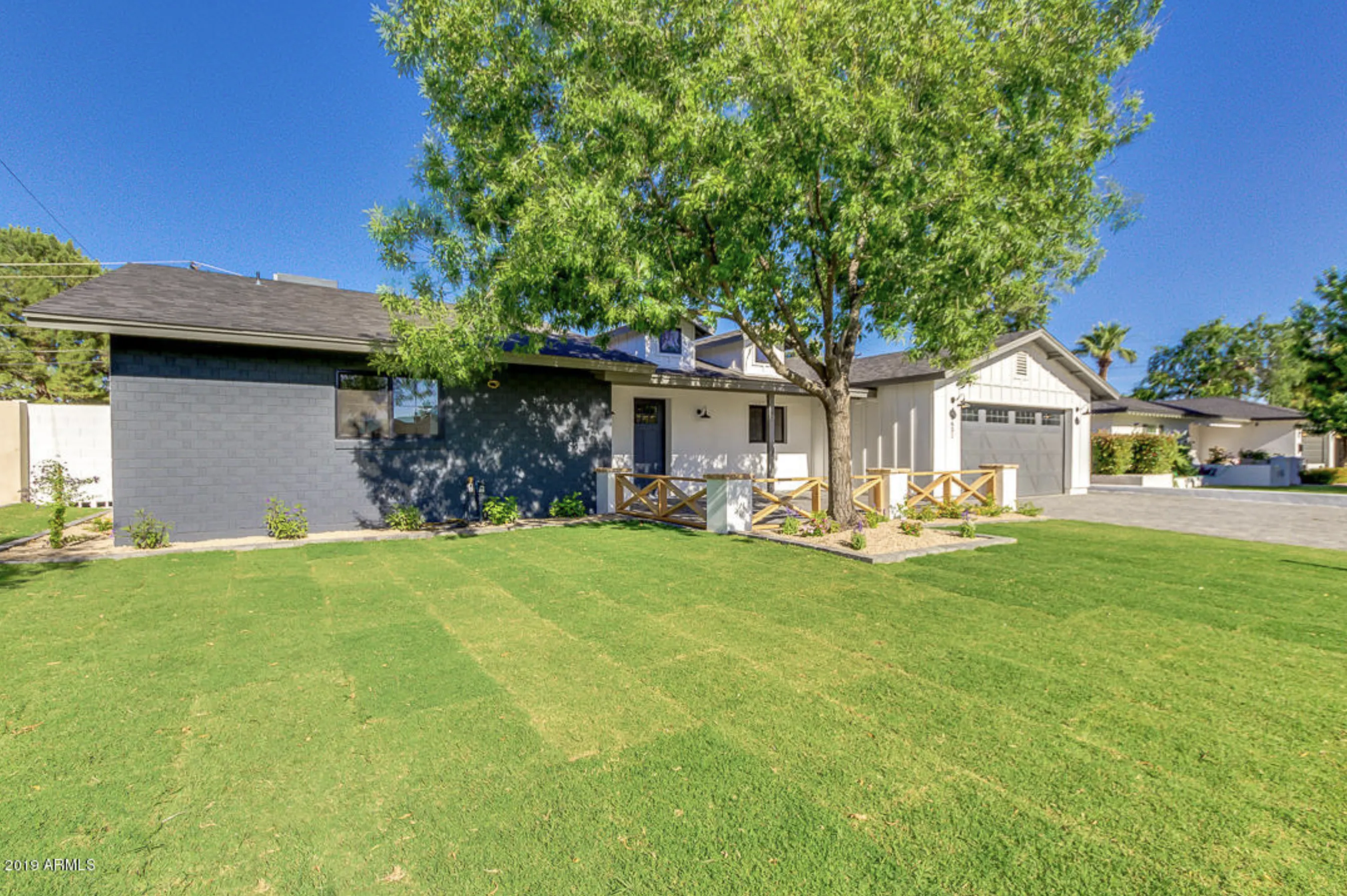 45th Pl Custom Luxury Home(4)_convert