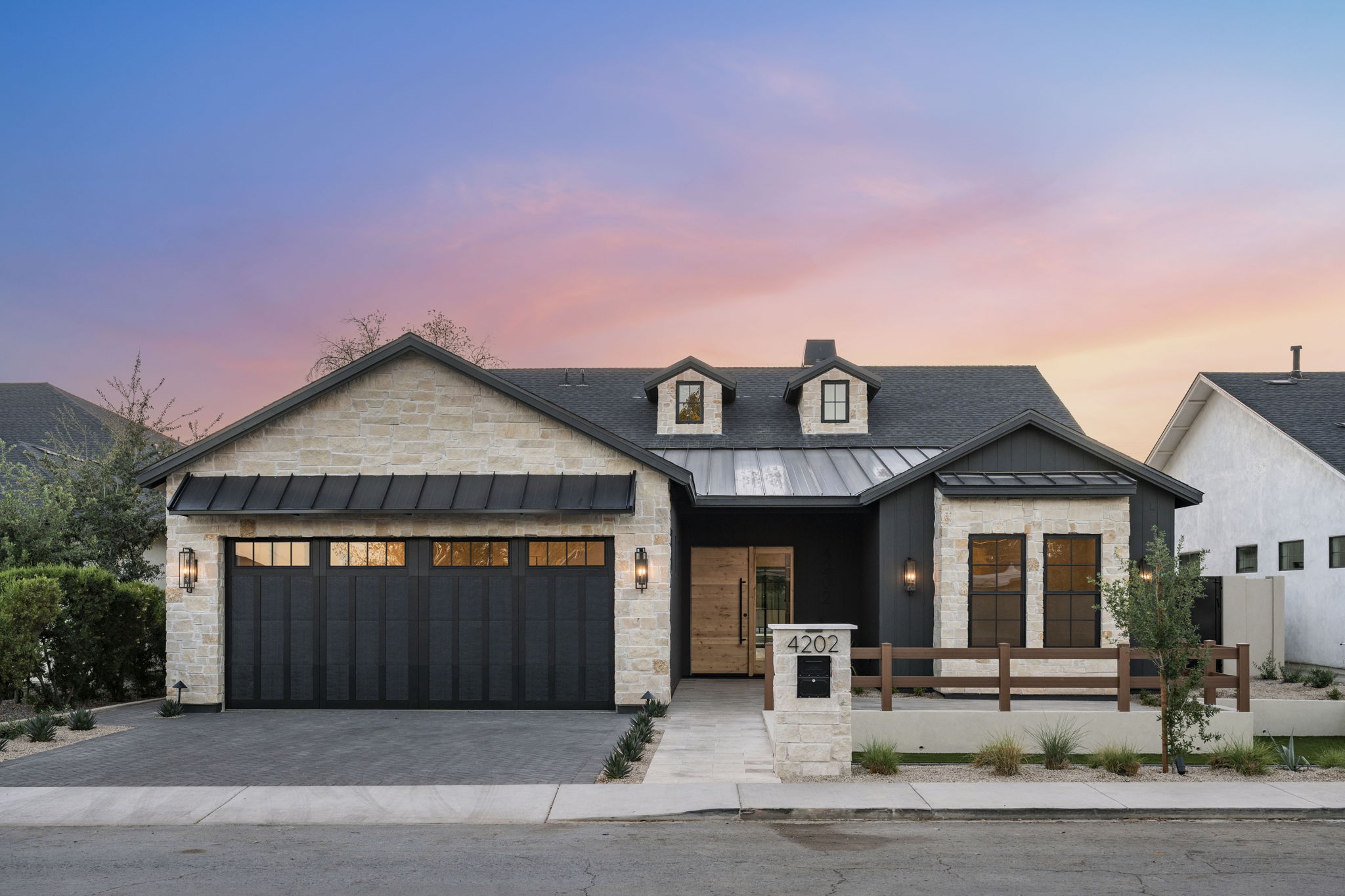 1-web-or-mls-4202-n-41st-pl