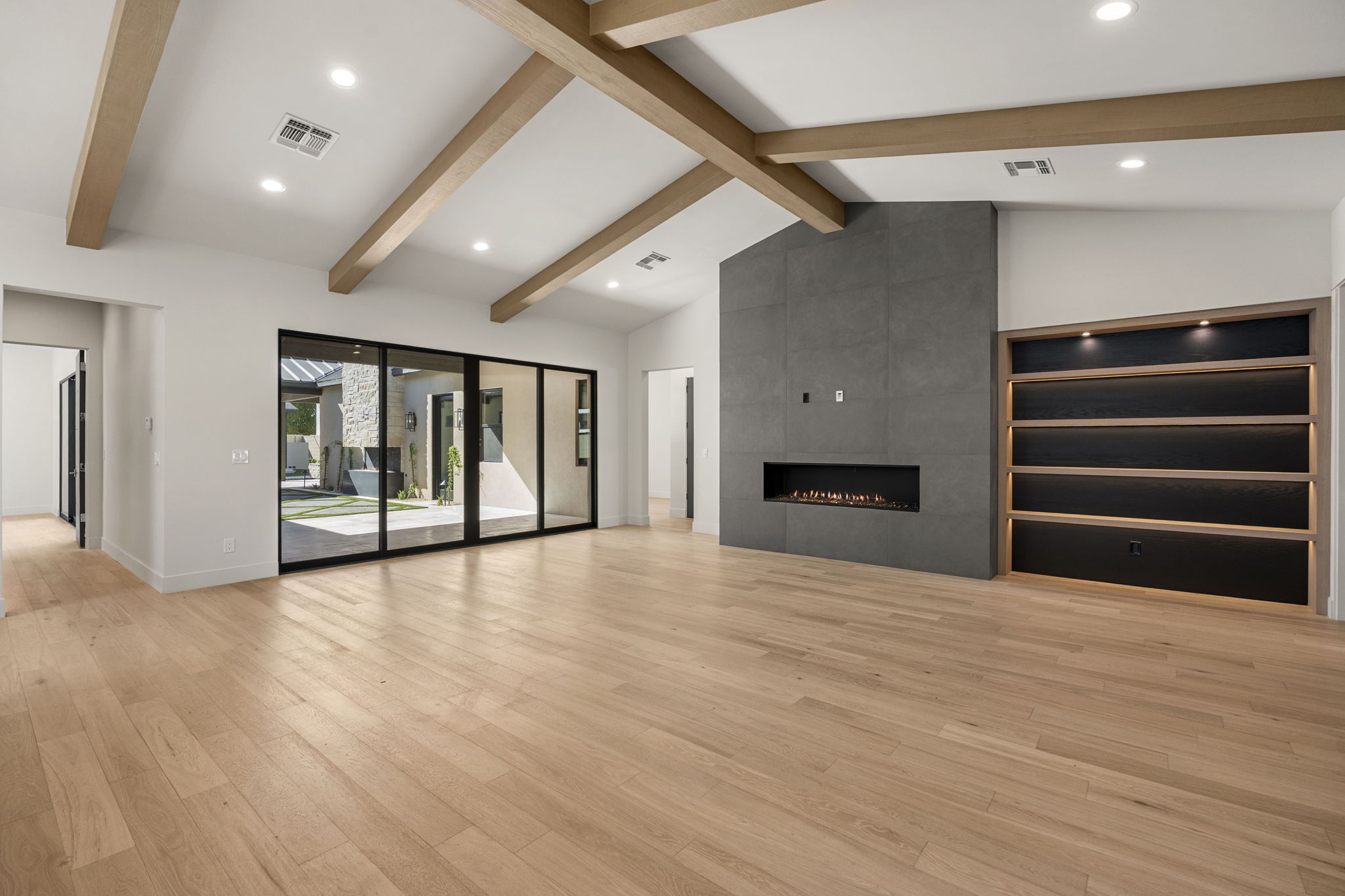 11-web-or-mls-4202-n-41st-pl