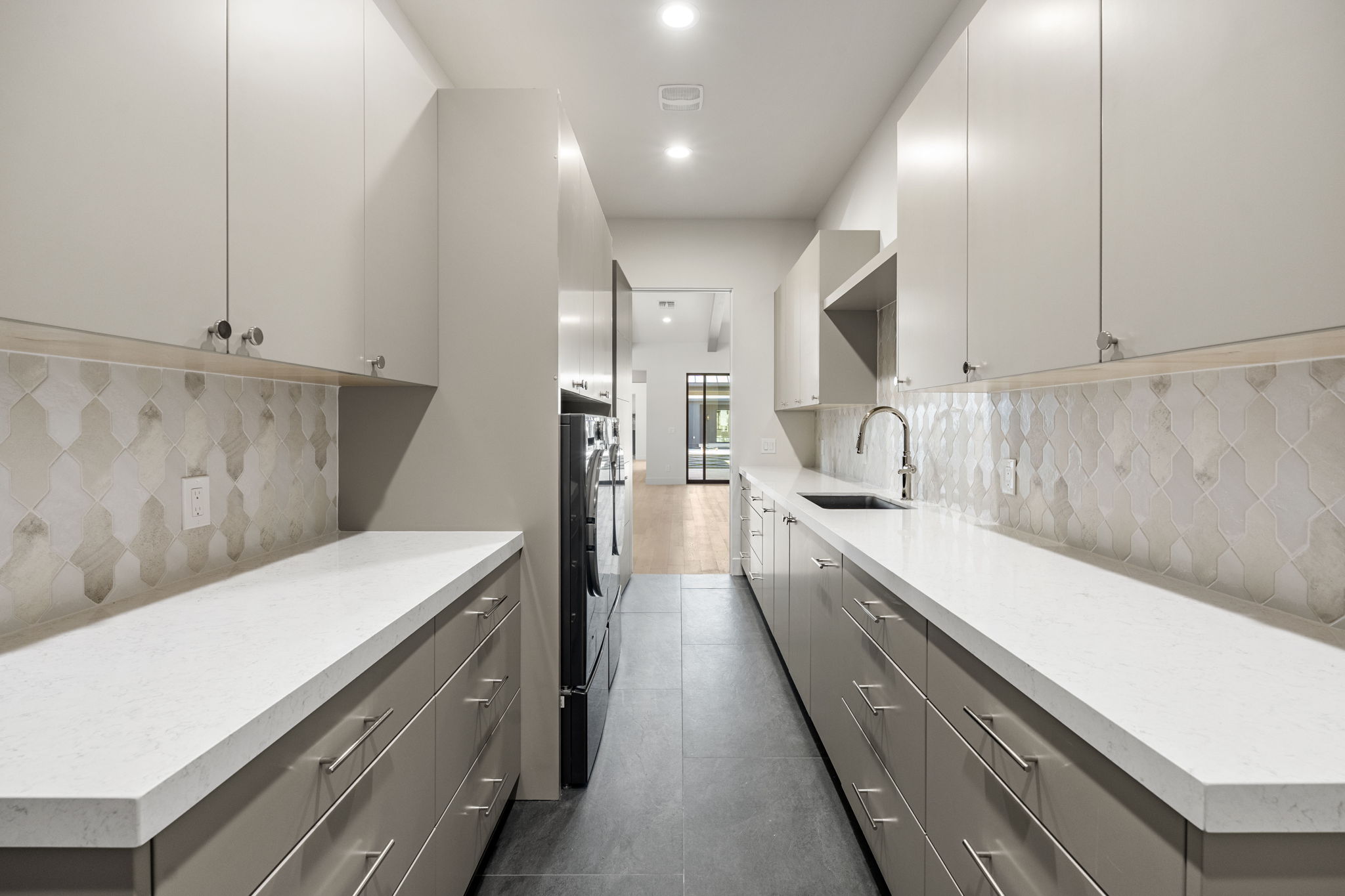 22-web-or-mls-4202-n-41st-pl
