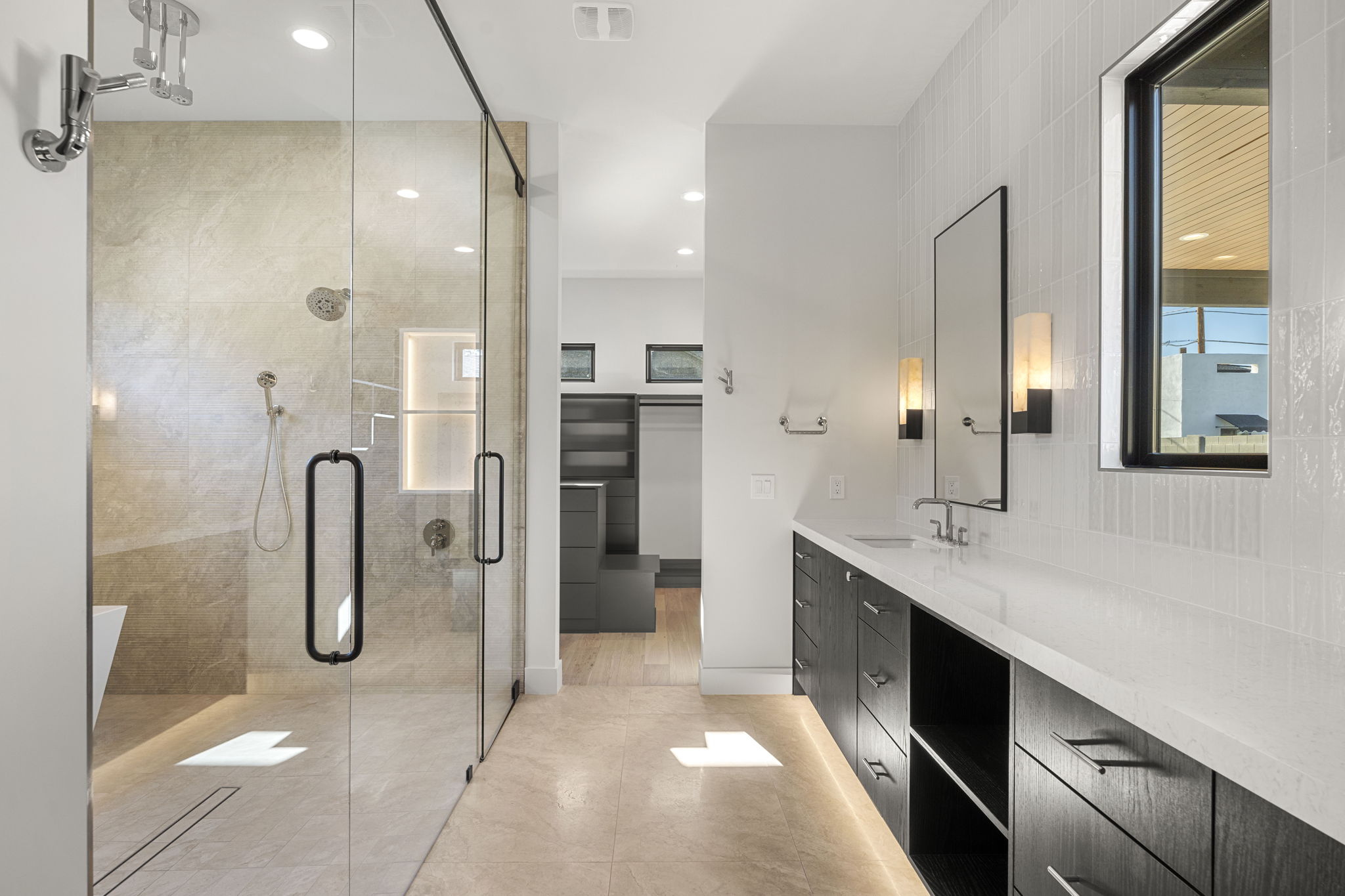 34-web-or-mls-4202-n-41st-pl