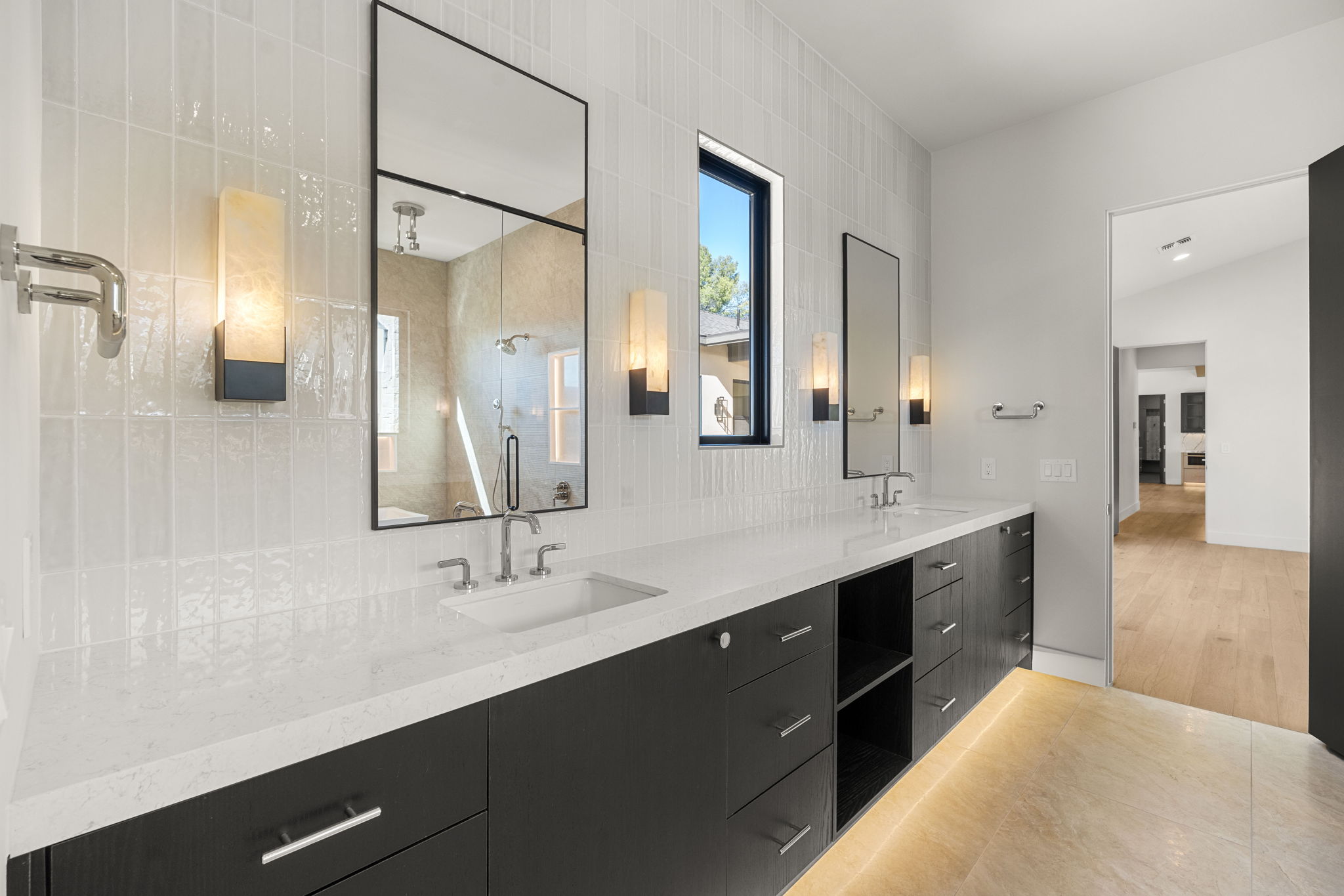 35-web-or-mls-4202-n-41st-pl