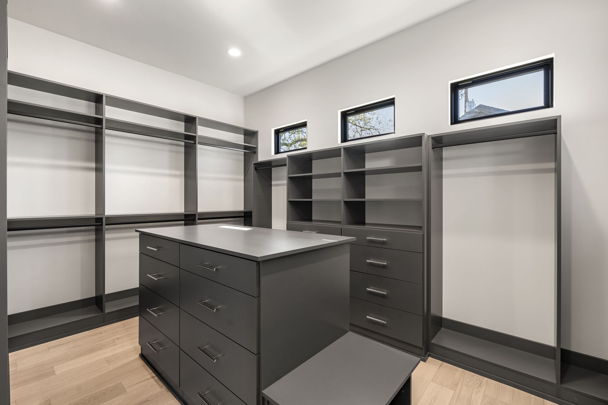 40-web-or-mls-4202-n-41st-pl
