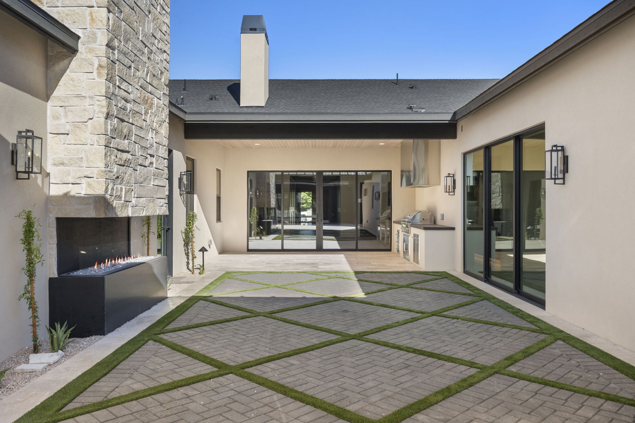 41-web-or-mls-4202-n-41st-pl