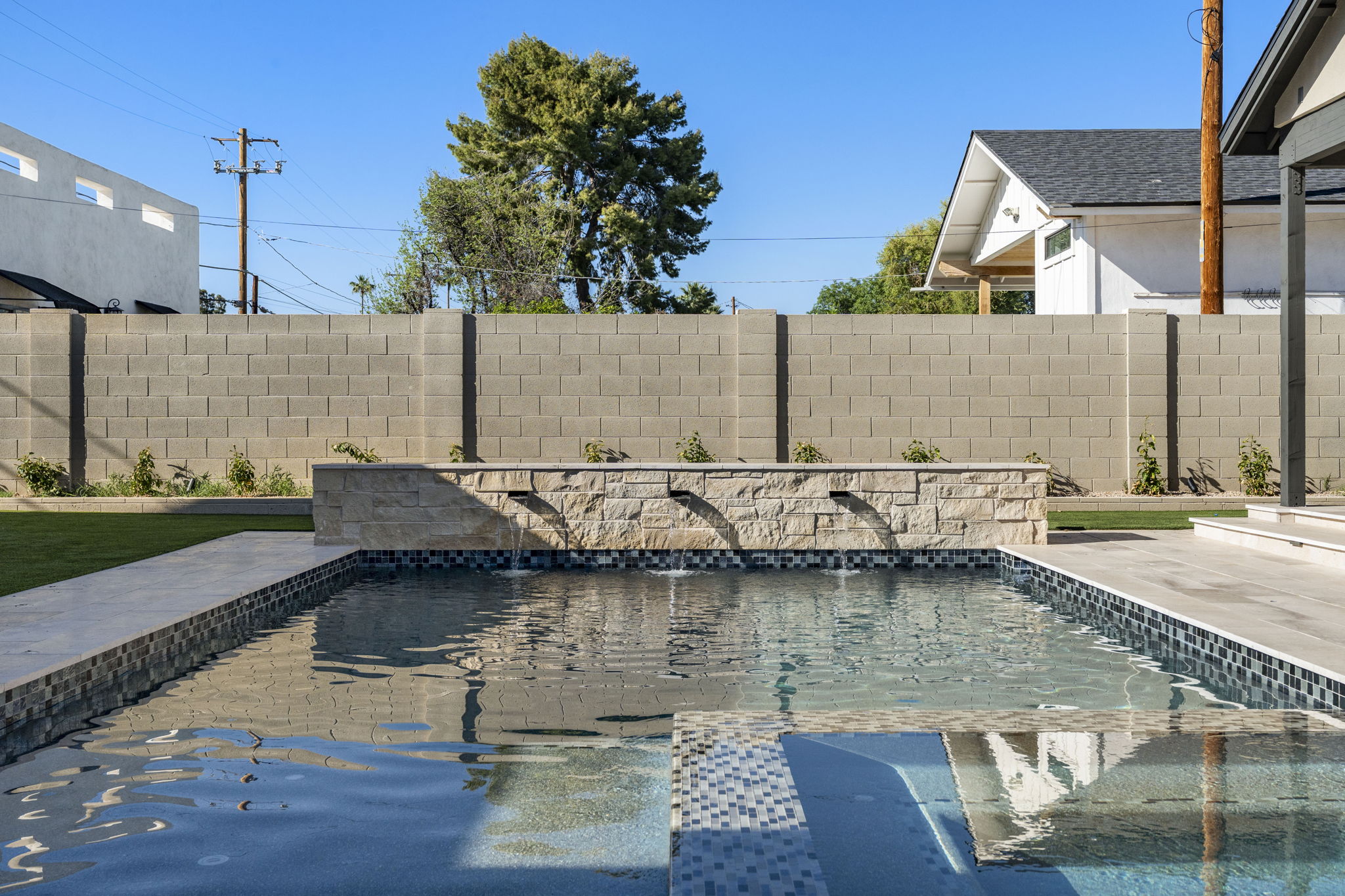 46-web-or-mls-4202-n-41st-pl